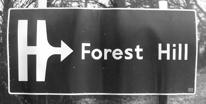 Sign pointing to Forest Hill from the A40