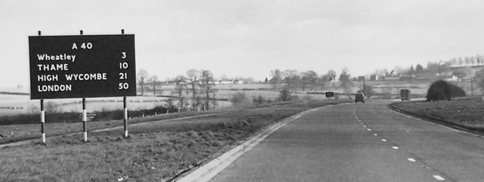 Mileage sign to destinations on the A40