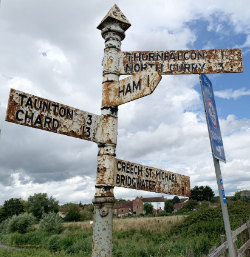 A fingerpost near Creech St Michael awaits restoration