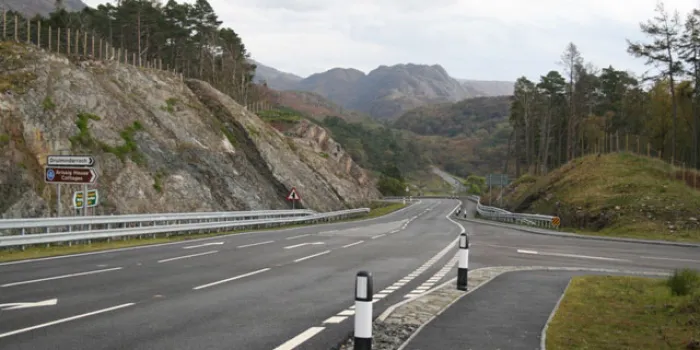 The new A830, replacing Telford's road near Druimindarroch. Click to enlarge