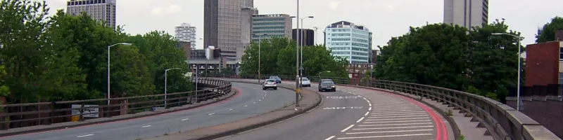 The Croydon Flyover, not part of Ringway 3. The "inner route" would involve building another much bigger elevated road almost alongside. Click to enlarge