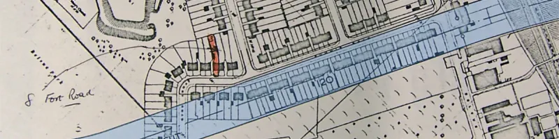 The GLC route for Ringway 3 cheerfully takes out a row of houses on Fort Road, despite plenty of empty space right behind them. Click to enlarge