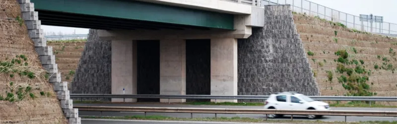 The new bridge, a model of extremely economical design. Click to enlarge