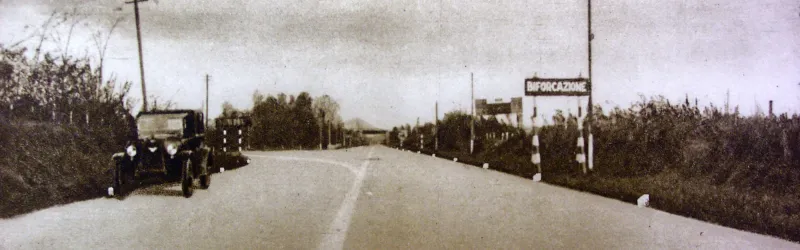 The fork at Gallarate, with warning sign and diverging white line. Click to enlarge