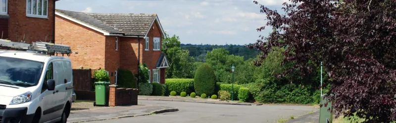 Albany Close in Bushey, built on the line reserved for Ringway 3, looking along the line of the motorway towards the M1. Click to enlarge