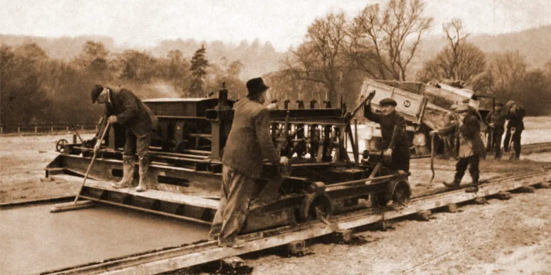 Concrete surfacing in progress on the A24 Mickleham By-Pass in the mid-1930s. Click to enlarge