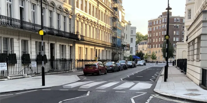 A strange new crossing on Strathearn Place. Click to enlarge