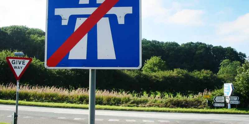 End of motorway, give way to a B-road - back when the A601(M) reached this far. Click to enlarge