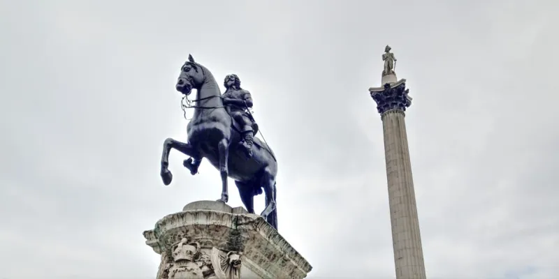 Charles I, unwittingly at the zero point of the motorway network. Click to enlarge