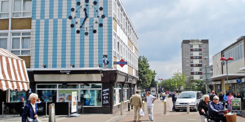Harlow, a town oriented towards a motorway that isn't there. Click to enlarge