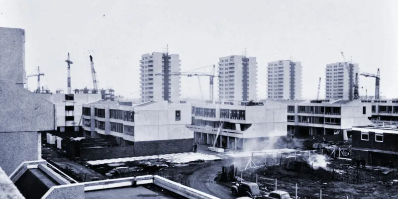 Thamesmead under construction, 1969, with the architectural style of its early phases clearly evident. Click to enlarge