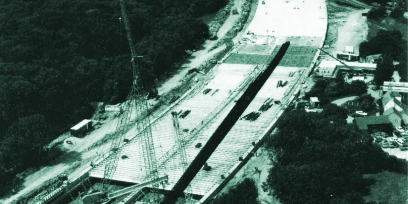 Bell Common tunnel, near Epping, under construction. Originally designed for Ringway 3, it's now part of the M25. Click to enlarge