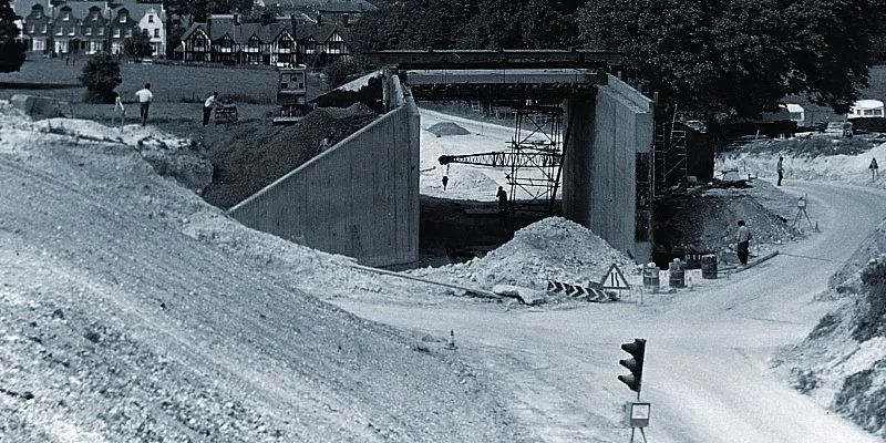 Construction work on the Hastoe Lane underpass, part of what was the A41(M) Tring Bypass. Click to enlarge
